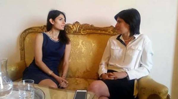 I disastri di Virginia Raggi, Chiara Appendino e gli editti di Grillo: è il famoso M5S “di governo”