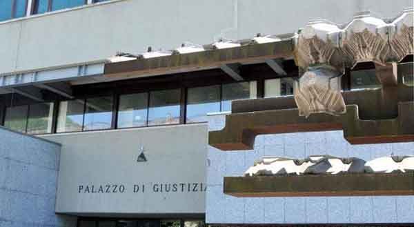 Accusava il fisco per la chiusura della sua azienda, ma aveva nascosto i soldi in Svizzera