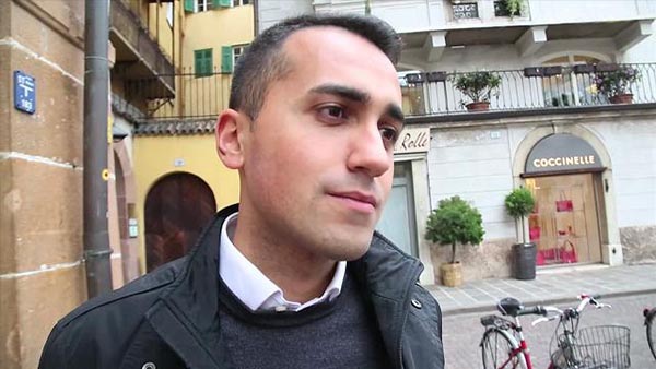L’onestà di Luigi Di Maio e il “bacio negro” alla disonestà dei siciliani delle case abusive