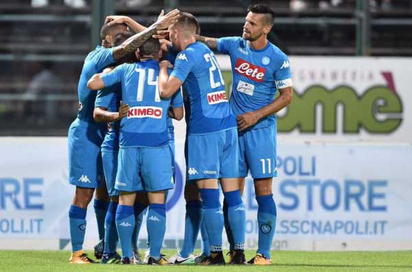 Il Napoli ancora in testa al campionato di SerieA. La Juve incalza