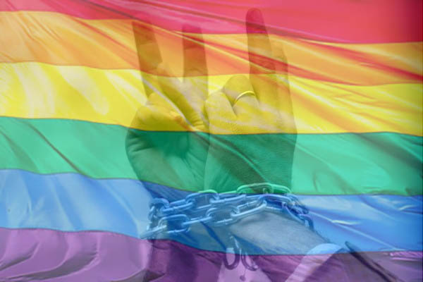 Due egiziani liberati dopo l’arresto per avere sventolato una bandiera rainbow