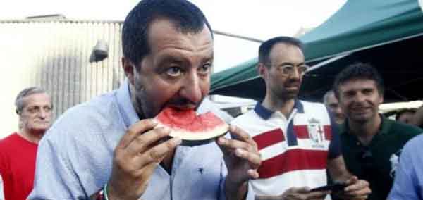 Matteo Salvini è ancora in campagna elettorale: “Tassa unica per tutti”. E intanto in Molise arriva dietro Forza Italia