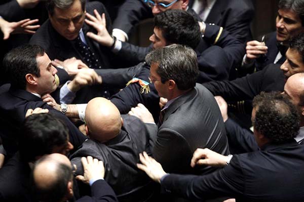 Perché non gli par vero di essere riusciti a posticipare il referendum sul taglio dei parlamentari