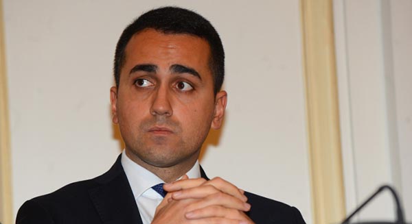 L’ufficio di collocamento online del M5S intasato da richieste di lavoro lautamente retribuito