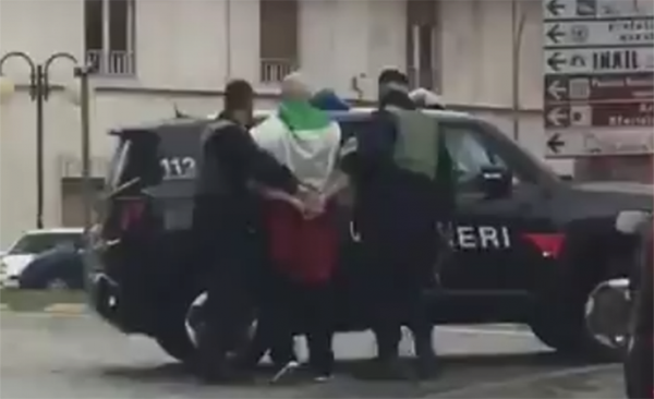 Vogliamo dirlo che quello di Macerata è un atto deliberato di terrorismo xenofobo con tentata strage?