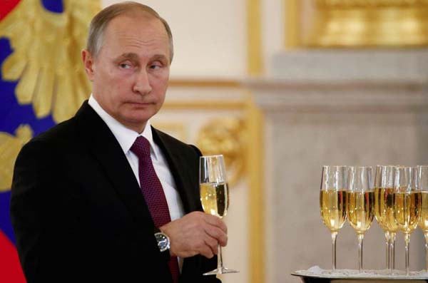 Russia, alle elezioni di Putin contro Putin stravince Putin col 76% dei voti