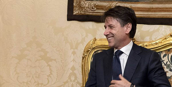 Il discorso inconsistente del presidente del Consiglio telecomandato