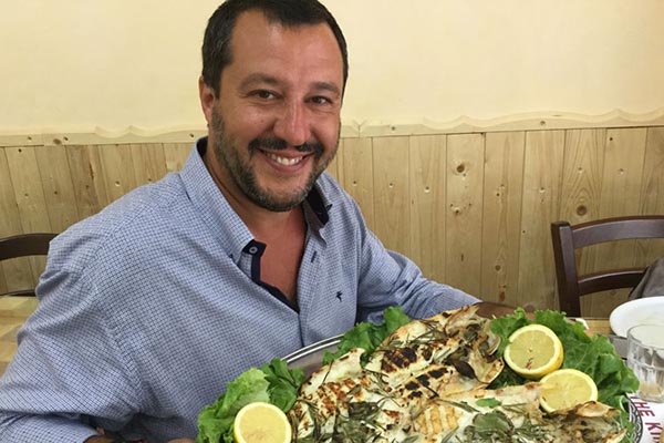 Il ministro dell’Interno “combatte” solo migranti e Rom. Sparite mafia, camorra e ‘ndrangheta