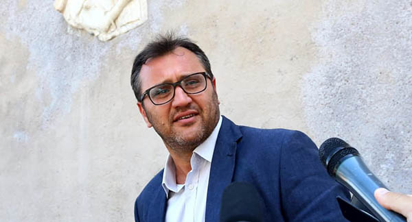 Stadio della Roma: tra i nove arrestati per corruzione anche il vicepresidente del Consiglio del Lazio. Indagato il M5S Paolo Ferrara