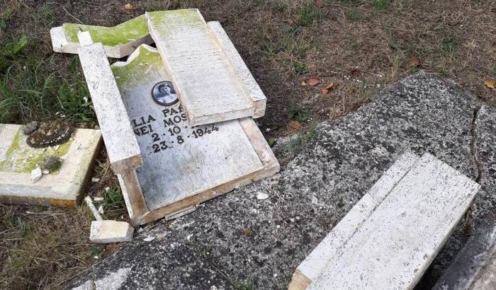 Distrutti i cippi che ricordano 174 massacrati dai nazisti a Padule di Fucecchio
