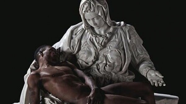 Irriverente e irrispettoso Fabio Viale. A Monaco di Baviera