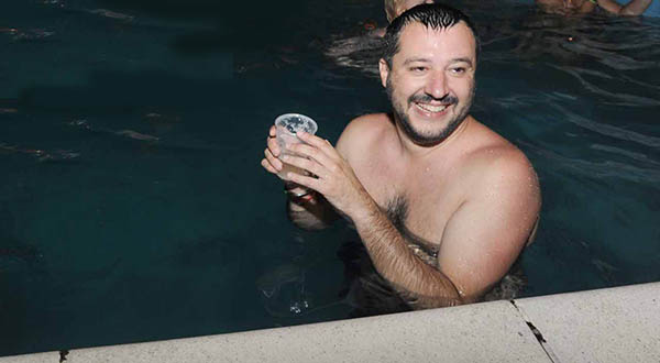 Matteo Salvini è anche ministro della Difesa, ma alla Difesa non lo sanno