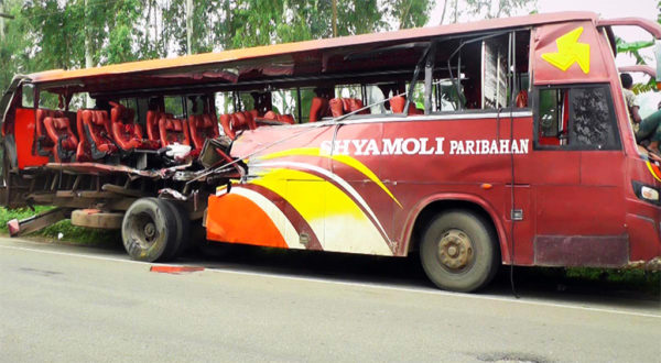 Bangladesh manifest against road deaths