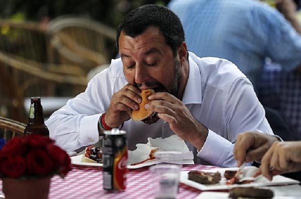 Salvini a processo anche il 12 dicembre per la questione Open Arms. Non si fa mancare nulla