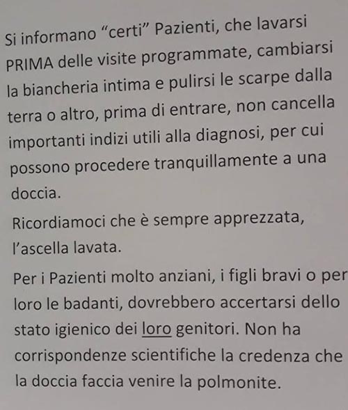 Il cartello diretto ai pazienti dal medico di Messina: “Lavarsi non inficia le diagnosi”. Un genio