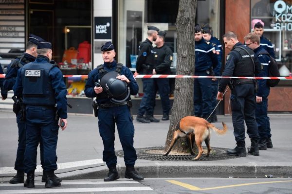 Attentato terroristico in Francia. Due morti a Parigi. L’Isis rivendica