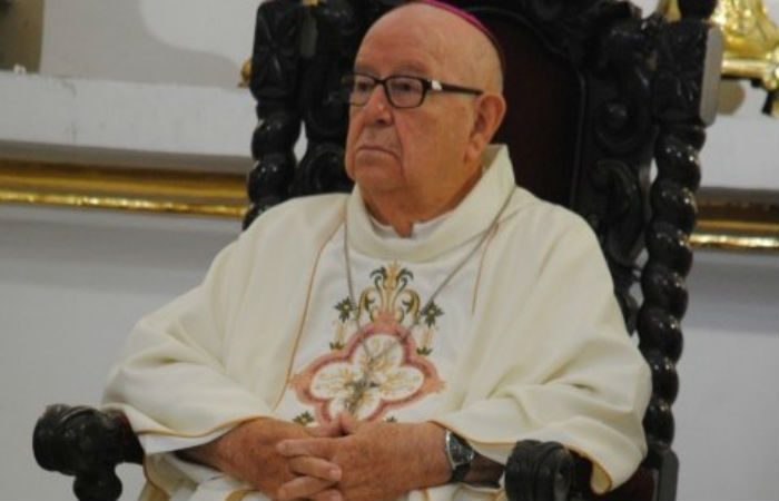 “Los que acusan a sacerdotes de pederastia, también tienen cola que les pisen” dijo el cardenal mexicano Sergio Obeso Rivera