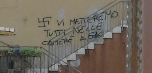 Nuovo attacco omofobo a Verona con svastica sui muri di casa e benzina lanciata in faccia, ma per la Lega: “Verona non è violenta”