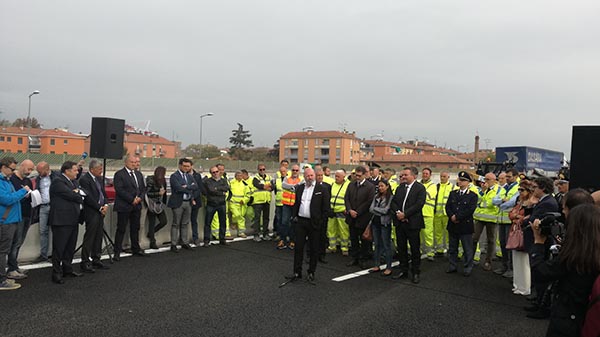 Bologna, 55 giorni dopo lo scoppio del 6 agosto di Borgo Panigale, riapre il ponte di tangenziale e A14