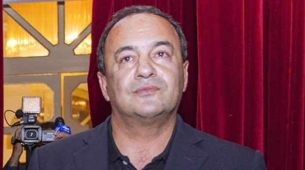 Il sindaco di Riace ai domiciliari accusato di favoreggiamento dell’immigrazione clandestina: il Ministro esulta dai social