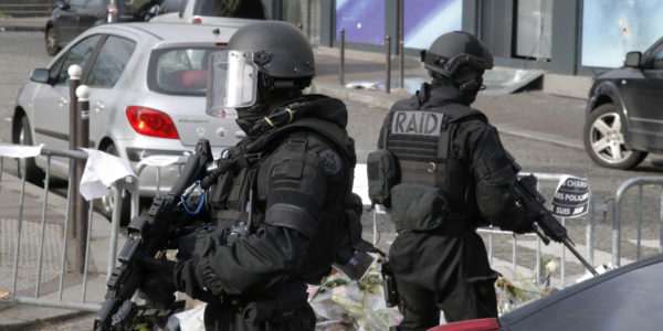 Arrestato a Milano un lupo solitario dell’Isis