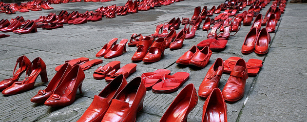 Giornata per l’Eliminazione della Violenza contro le Donne: bandiere a mezz’asta a Palazzo Marino