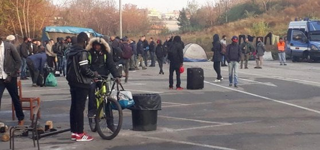 Sgomberato il Baobab con le ruspe mentre Casapound sta dove sta: i “senza stato” non sono tutti uguali