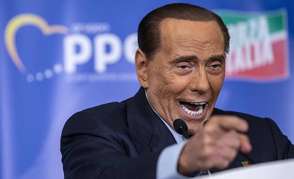 Il Creatore grida “Al Lupo!”, o del “Siamo all’anticamera della dittatura”