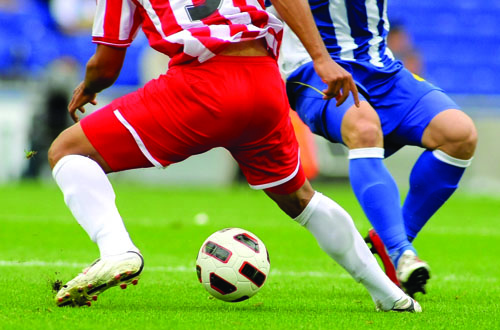 Razzismo allo stadio, squadre fuori dal campo al secondo richiamo