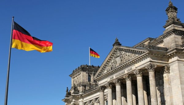 Il governo tedesco taglia la stima del Pil 2019 a +1% da +1,8%