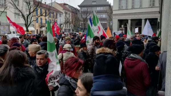 L’insolito innaturale silenzio del ministro dell’Interno sui 200mila di Milano contro il razzismo