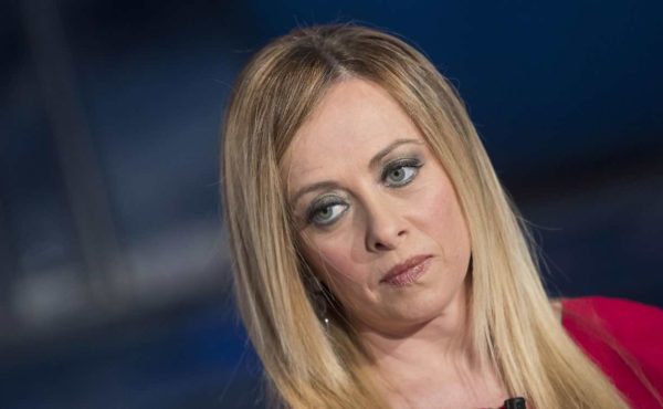 “Elezione nuovo Capo dello Stato avvicina il voto”. Meloni e la politica che immagina solo lei