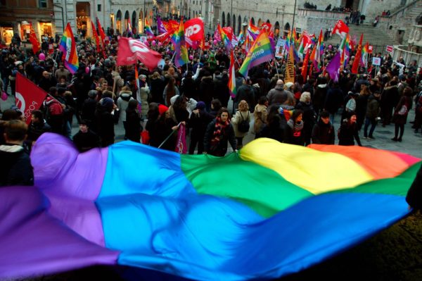 Omphalos LGBTI lancia la campagna #PerugianonsiLega: costenere Romizi significare consegnare la città a Salvini