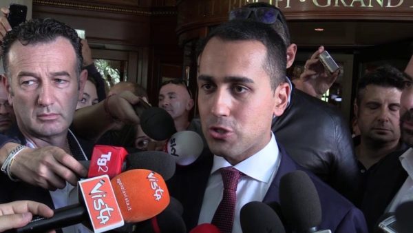 L’Italia espelle trenta diplomatici russi. Immediata reazione dalla Russia