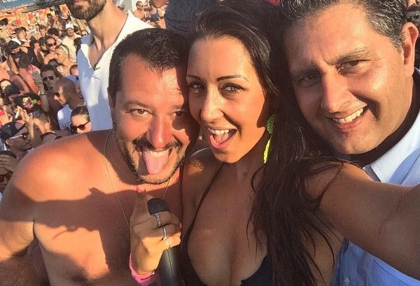 Il nuovo partito di Giovanni Toti è filoleghista nel simbolo e nel selfie