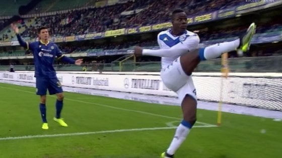 Serie A: orribile razzismo contro Mario Balotelli a Verona