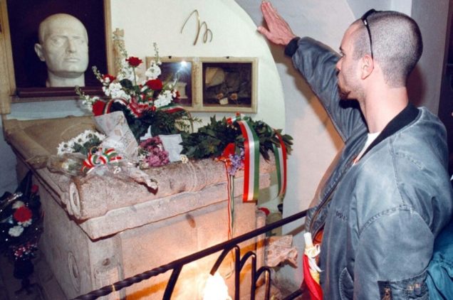 Saluti fascisti a Milano: condannati in quattro. E gli altri?