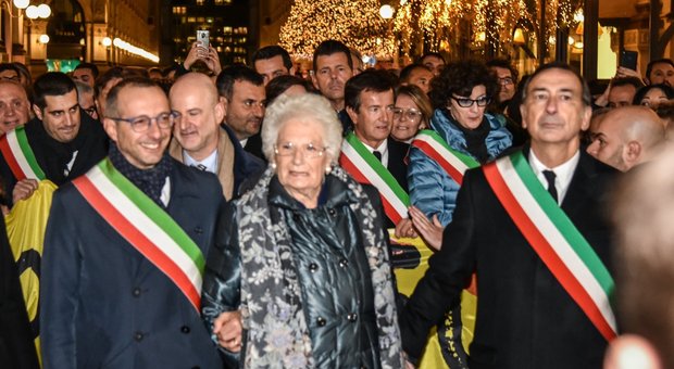 A Milano marea da tutta Italia per sostenere Liliana Segre, donna-simbolo contro l’Odio