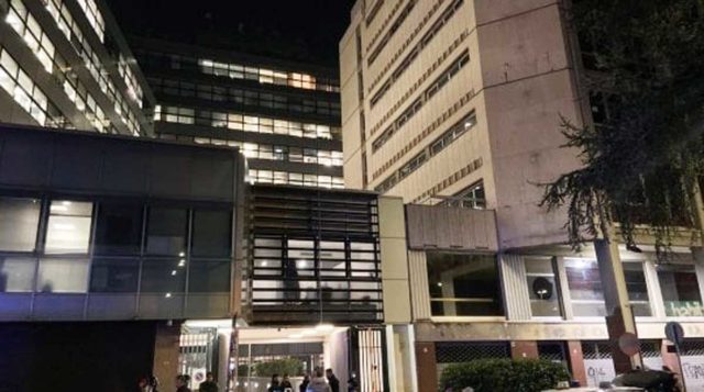 Allarme bomba a Repubblica. Evacuato il palazzo