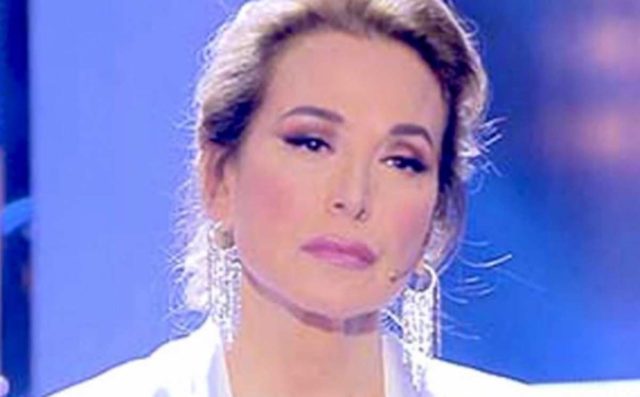 Quasi mezzo milione di firme per chiedere la sospensione dei programmi di Barbara d’Urso (non che c’interessi la di lei sorte)…