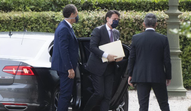 Vede Sig. presidente del Consiglio, gli Stati Generali vanno anche bene, ma avremmo anche bisogno di soldi… Poi veda Lei