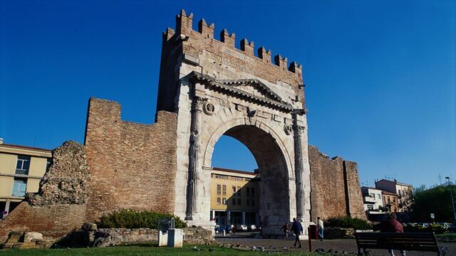 “Lottiamo per la libertà”, cronaca vera di una imbonitrice inconsistente e dei suoi patetici volantini