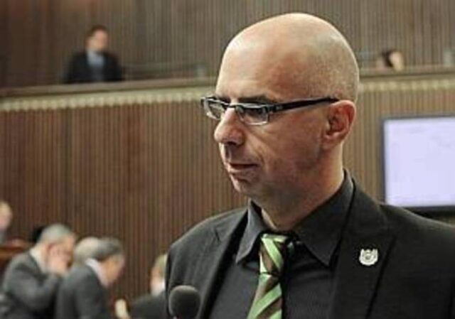 Veglioni, cibo per gatti, swatch e documenti nel tritacarte. O dell’allegria nello spendere dell’allora capogruppo leghista