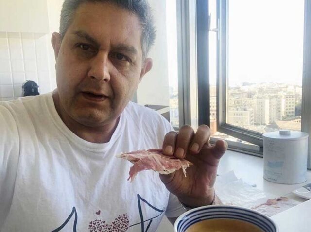 Giovanni Toti si sente padrone della Liguria: “L’affitto dei bisognosi lo paghiamo noi”. Noi???