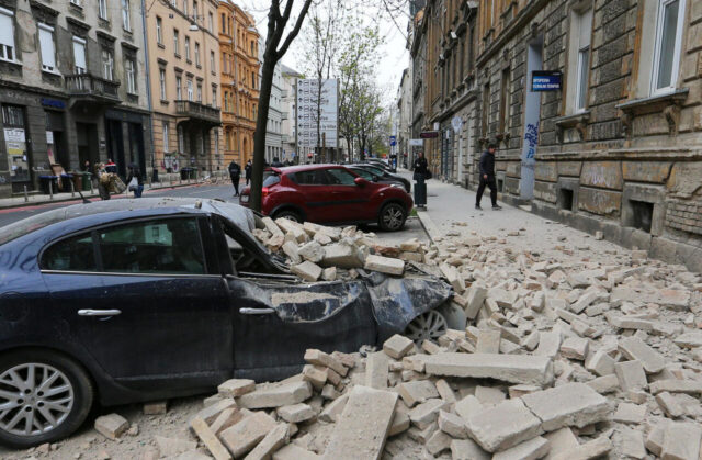 Forte terremoto in Croazia, ingenti danni. Distrutto il centro storico di Petrinja. Il numero dei morti continua a crescere