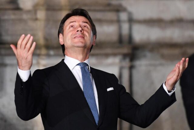 C’hanno chiamati grillini, “calendini”, renziani e comunisti: oggi “feltriani”. Perché c’è sempre una prima volta