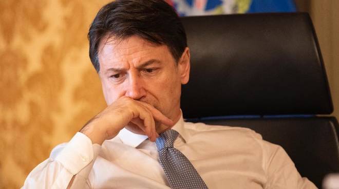 “Reddito di cittadinanza in pericolo”: metti che Conte sia un po’ confuso…