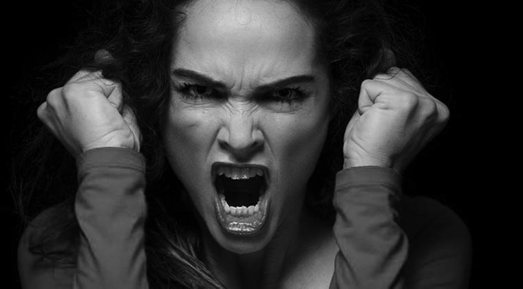 Vìola il coprifuoco, ma è stagista a Palazzo Chigi e allora redarguisce gli agenti: “Vi faccio perdere il posto”