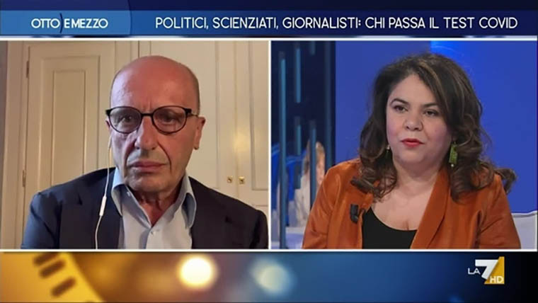 Michela Murgia prende a borsettate Sallusti: “Ci siamo sempre dati del lei”. Lui: “Ho venduto più libri di te”