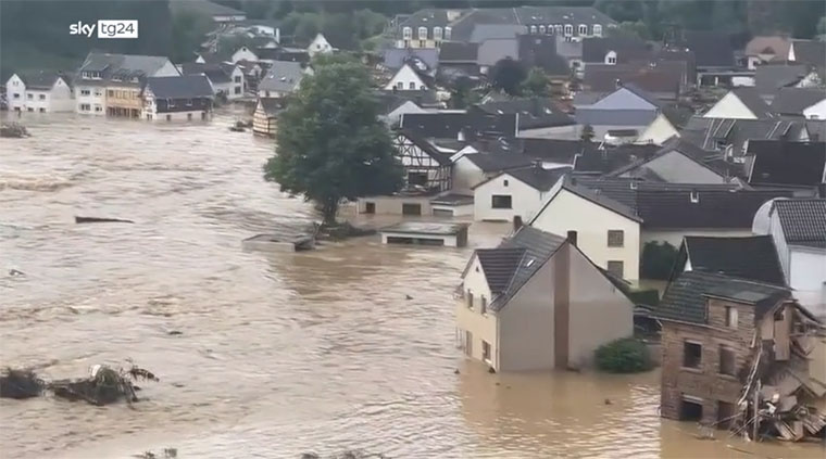 Germania. Sono oltre 100 i morti per le alluvioni; numerosissimi i dispersi. Vittime anche in Belgio